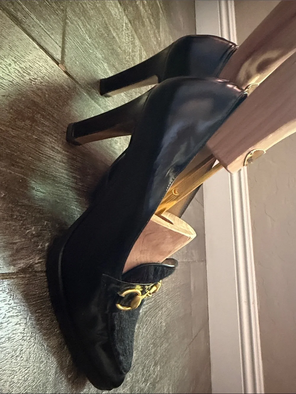 Gucci Black Leather & Pony Hair Horsebit Loafers with Gold Hardware - Picture 3 of 6
